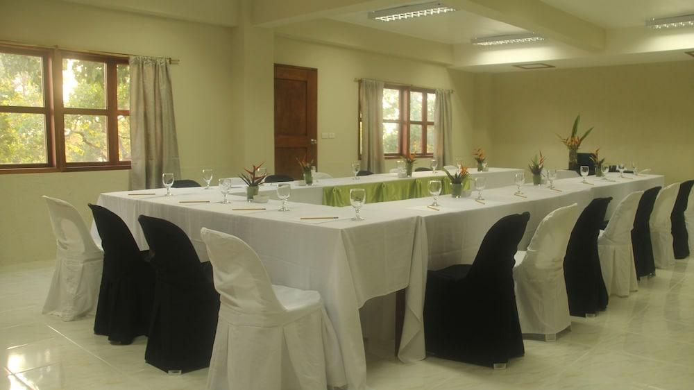 Asia Grand View Hotel Coron Exterior photo